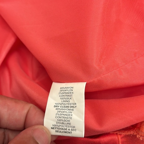 Ladies Gently Worn TRINA TURK SLEEVELESS DRESS - Picture 9 of 9